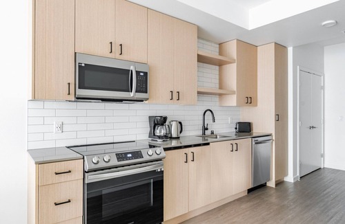 Redmond Apartment | Blueground | Southeast Redmond, pool, nr Redmond Park