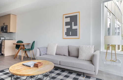 Redmond Apartment | Blueground | Southeast Redmond, pool, nr Marymoor Park