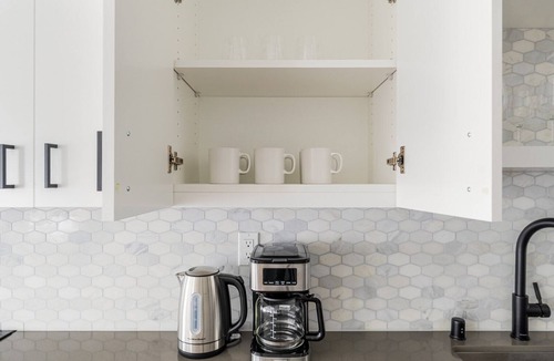 Redmond Apartment | Blueground | Southeast Redmond, pool, nr Marymoor Park