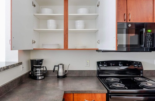 West Bellevue Apartment | Blueground | West Bellevue, rooftop, nr Bellevue Park
