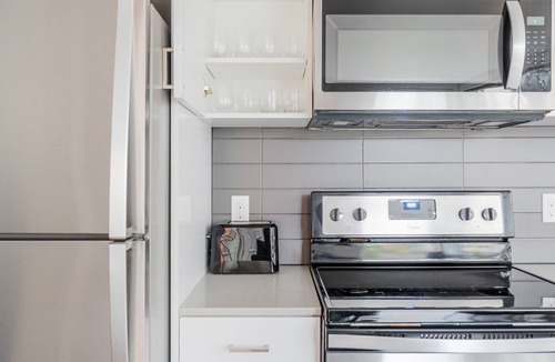 Wilburton Apartment | Blueground | Wilburton, rooftop, nr Bellevue Park