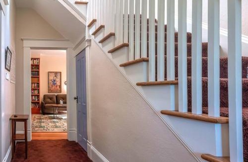 Siskiyou-Hargadine Historic District House | Bluemoon Vacation Rentals - Anne Hathaway House