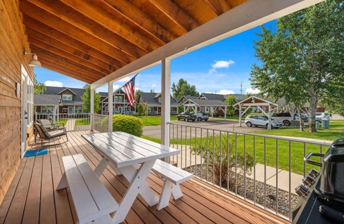Dover Bay House | Boat on Lake Pend Oreille & Ski at Schweitzer