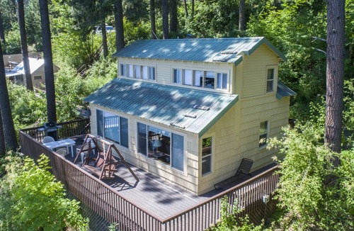 Hayden Lake Cabin | BOATDOCK W/2 SLIPS,WATER TRAMPOLINE, FLOATING ISLAND,SHUFFLEBOARD,GAMEROOM