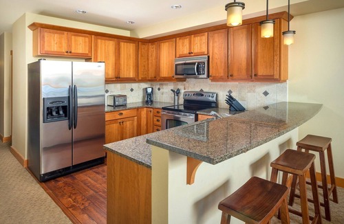 Chelan Resort | Boating, hiking, golfing, skiing and more!