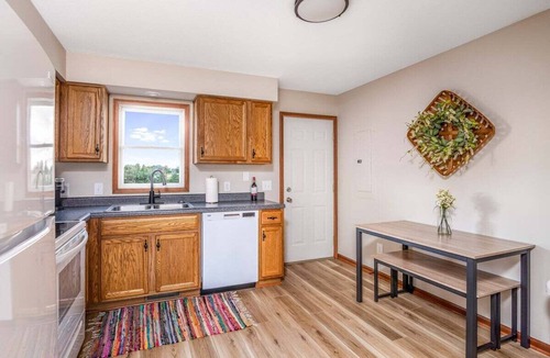 Homerville Apartment | Boho Bungalow | Amish Country + Outdoor Patio