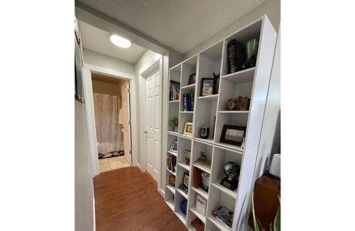 South End House | Boho Trails - 2 bed (1 BDRM) laundry&fenced yrd - close to great hikes