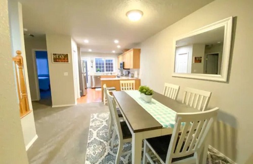 Southeast Boise House | Boise Avenue Getaway 3BR/3BA Yard Parking for 2 Near BSU & Downtown Spacious