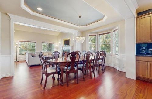 Enumclaw House | Bondgard Hideaway
