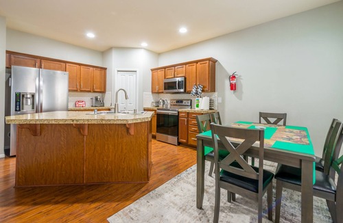 Bonney Lake House | Bonney Lake House INN W/Jacuzzi and Centralized AC