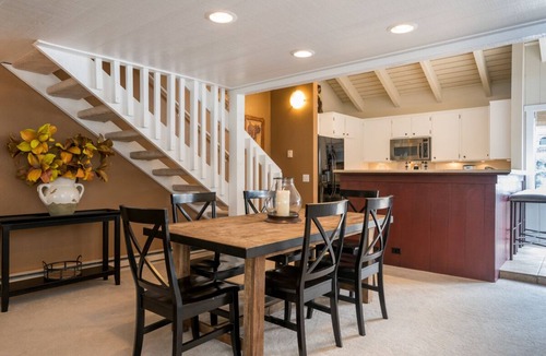 Elkhorn Condo | Book A Getaway Today! Updated Corner Condo; Close to Dollar Mountain
