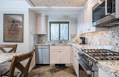 Elkhorn Village Condo | Book a Getaway Today! Charming Condo near Sun Valley Village with WIFI