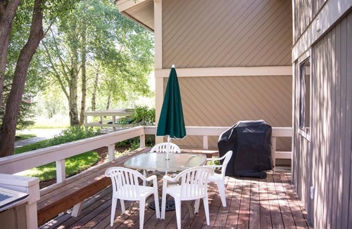 Elkhorn Village Condo | Book a Getaway Today! Charming Condo near Sun Valley Village with WIFI