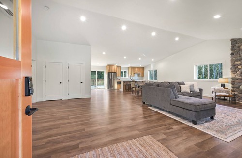 Deming House | Book Your Mt. Baker Après Ski Stay