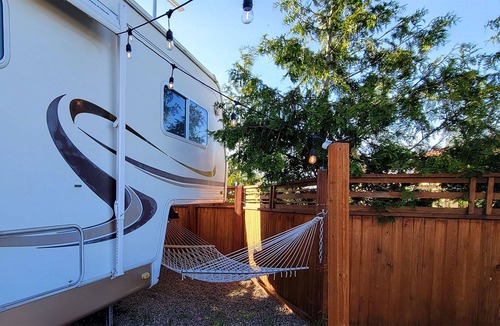 Talent House | BookStayHop - Paschal Winery Glamp Cottage ~Hot Tub~Mountain Views!