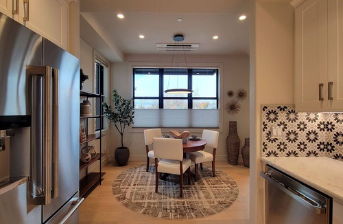 Historic Railroad District Condo | BookStayHop - Plaza North Suite Sonoma