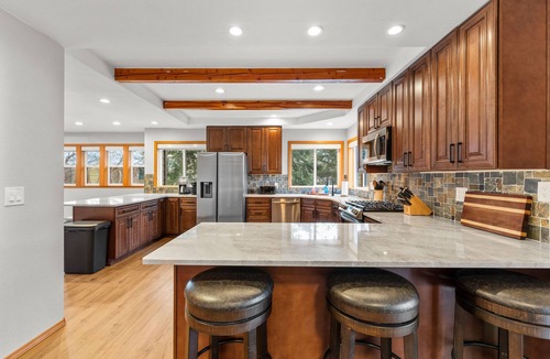 Sagle House | Bottle Bay View Lodge – 21-Acre Lakefront Retreat