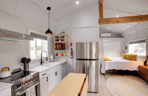 Athol Apartment | Bougie Barn 5 mi to Silverwood theme park!