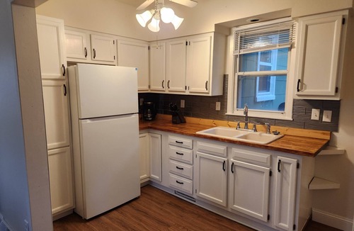 Greater South Side House | Boulder Bungalow - Fully Furnished - 7 minutes to Downtown Des Moines