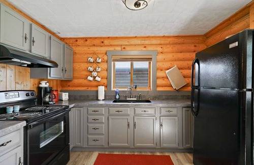 Big Timber House | Boulder River Cabin | Riverfront Views | Sleeps 4