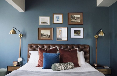 Jacksonville Hotel | Boutique 1 BR King Suite in historic Jacksonville. Walk to Britt Festival and wine tasting! Features a luxurious tub, comfortable king bed, and charming Inn details. Ideal for couples