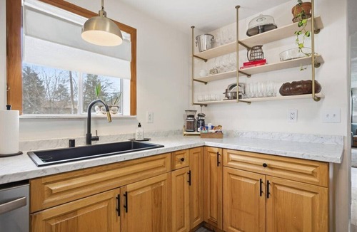 Finley House | Boutique 3 bedroom retreat with ensuite bathrooms, pool hall & fun amenities
