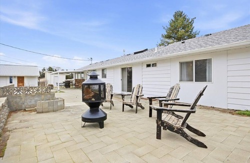 Finley House | Boutique 3 bedroom retreat with ensuite bathrooms, pool hall & fun amenities