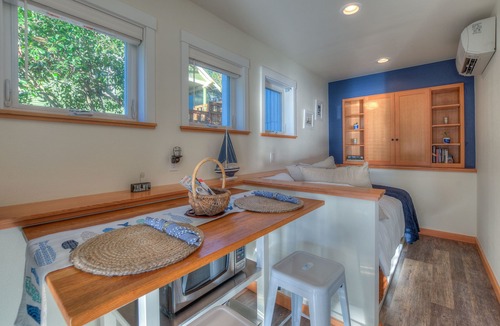 Eastsound Cottage | Bramble Seaview Cottage - Lower Studio Suite With Sparkly Water View