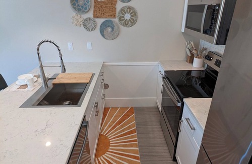 Hosford-Abernethy Apartment | Brand New 1 BR in Prime Portland Location
