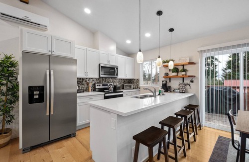 SeaTac Cottage | Brand New 2 Bed Private Getaway! Close to Airport!