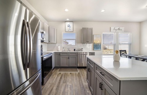 Twin Falls House | Brand New Construction 2 level townhome Central TF 899