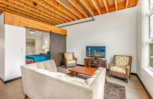 Bremerton House | Brand New Downtown Condo Next to Bremerton Ferry