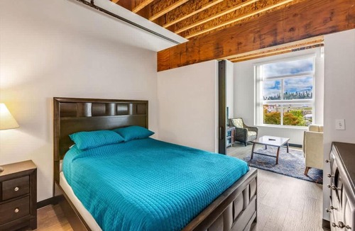 Bremerton House | Brand New Downtown Condo Next to Bremerton Ferry