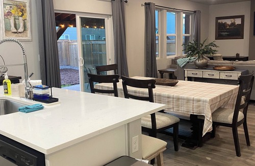 Salem House | Brand New five bedroom home on 49th Ave NE Salem 5bedroom house with AC in Salem