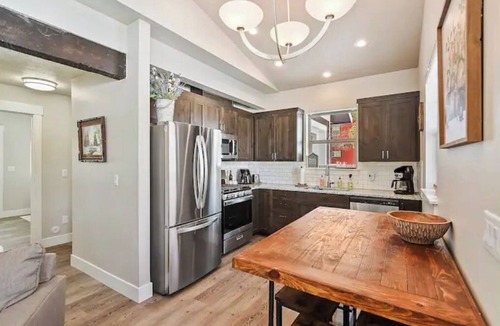 Donnelly House | Brand new home nestled in the small mountain town of Donnelly, Idaho