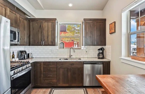 Donnelly House | Brand new home nestled in the small mountain town of Donnelly, Idaho