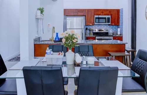 Downtown Memphis Apartment | BRAND NEW Modern Spacious Loft in Downtown with free parking