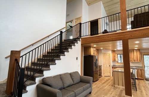 Ashton Cabin | BRAND NEW Teton View Cabin, Wi-Fi, 2 Master Suites, Yellowstone & Teton basecamp
