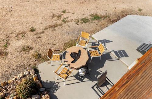 Fish Haven House | Brando Lodge - Gorgeous Cabin, Hot Tub, Fire Pit, Canyon Access, Lake Views