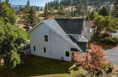 Mosier House | Breathtaking Views of the Columbia River and Syncline Hills