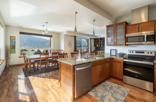 Manson Condo | Breathtaking views, walk downtown-Manson Bay