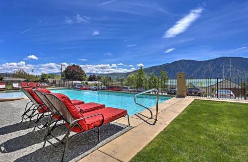 Manson House | Breezy Lake Chelan Condo w/Pool & Hot Tub Access!
