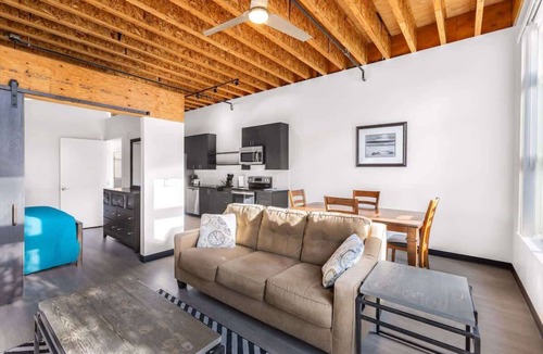 Bremerton House | Bremerton Bay Condo | Walk to Ferry | Unit 203