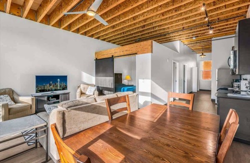 Bremerton House | Bremerton Bay Condo | Walk to Ferry | Unit 203