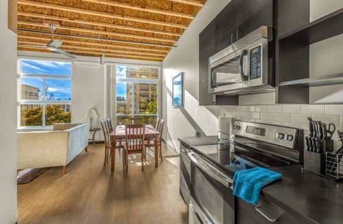 Bremerton Condo | Bremerton Bay Condo | Walk to Ferry | Unit 202