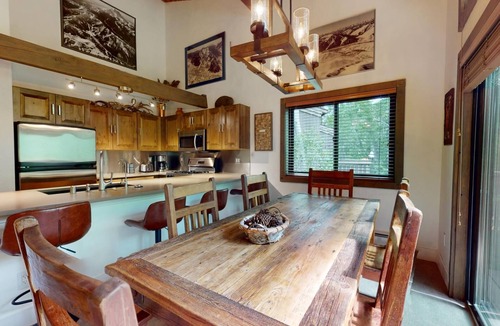 Ketchum Condo | Bridgepoint Condo 24 - Home Away from Home w/Relaxing Creek View
