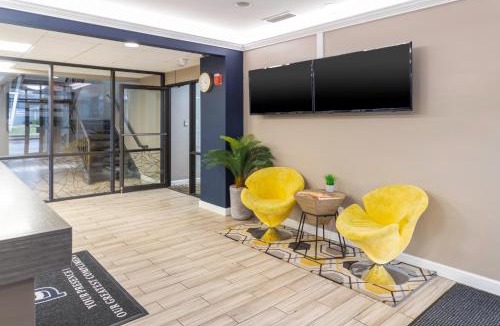 Council Bluffs Hotel | BridgePointe Inn & Suites by BPhotels, Council Bluffs, Omaha Area