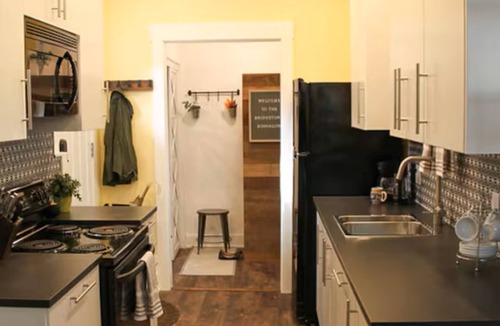Montavilla Apartment | Bridgetown Bungalow: The perfect cozy getaway! A Pet Friendly Studio