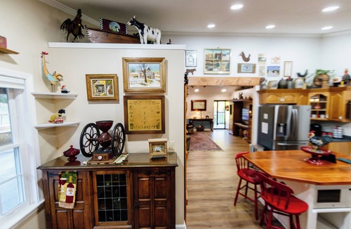 Greeneville House | Bridgeview Bend - Charming 3-bedroom house with spacious yard and seasonal creek