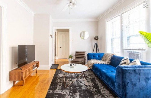 Ravenswood Apartment | Bright and Spotless 1BR Apt In Lincoln Square EA4